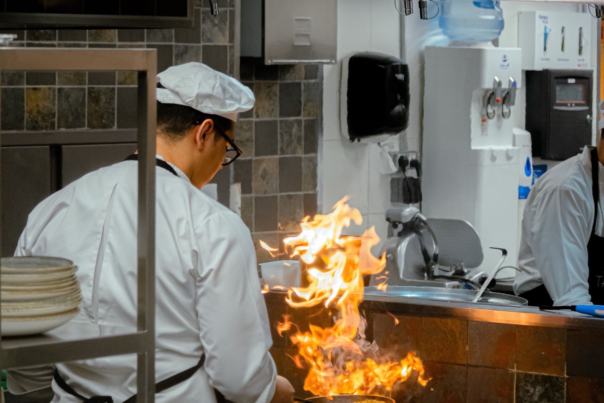 A commercial kitchen burner running on cylinder gas